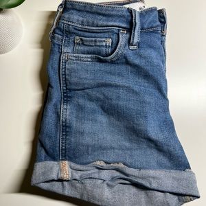 Light wash American Eagle shorts